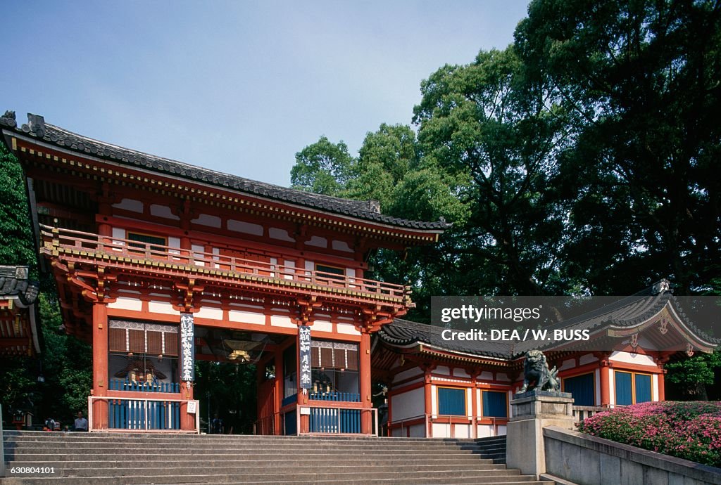 Discovering Lions and Dragons at Yasaka Shrine Japan 3