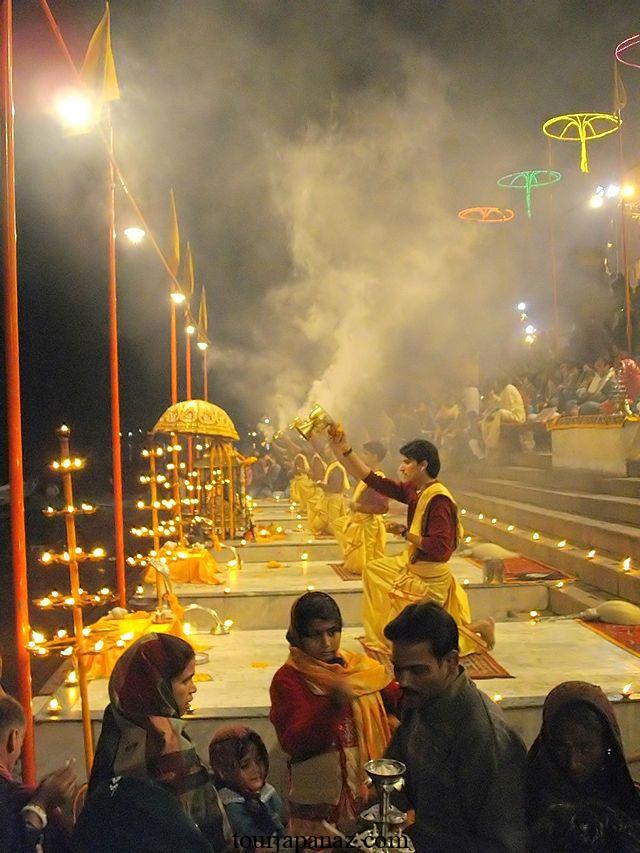 How to attend the spectacular Ganga Aarti of Varanasi 2