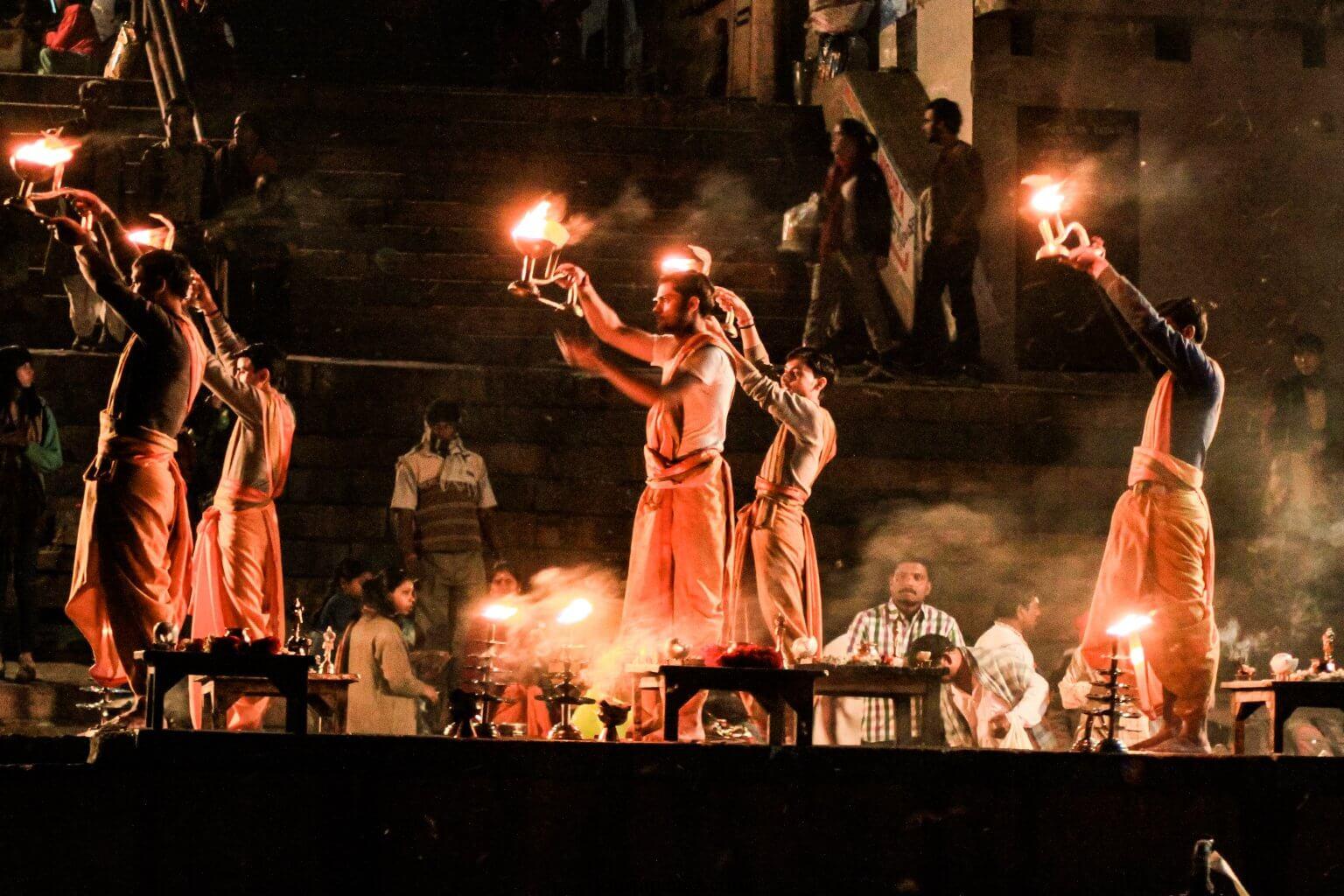 How to attend the spectacular Ganga Aarti of Varanasi 4