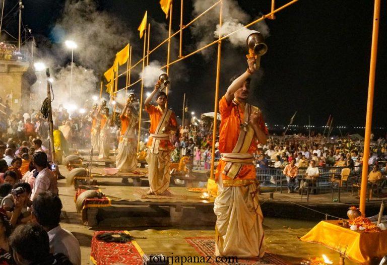 How to attend the spectacular Ganga Aarti of Varanasi 5